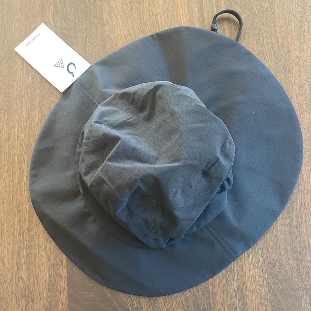 Nike ACG Storm Fit Bucket Hat - Picture 5 of 5
